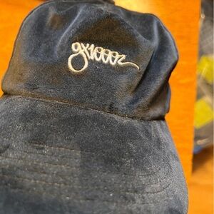 GX1000 Adj Back Hat. black Velvet!  Has no signs of wear. Hat band is clean